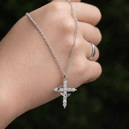 Collar Cruz & Corona - Elegancia con Significado